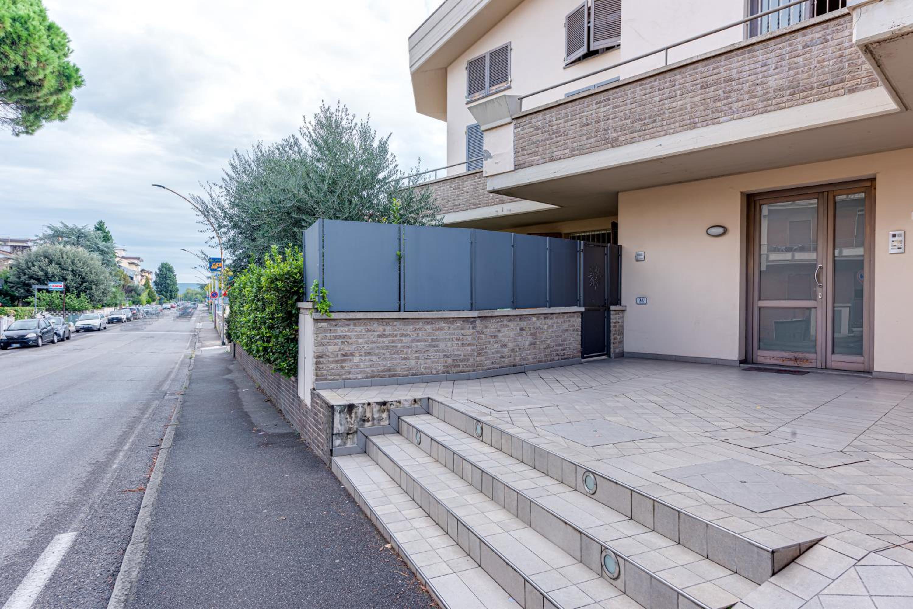 Green flats in the heart of Empoli view 4