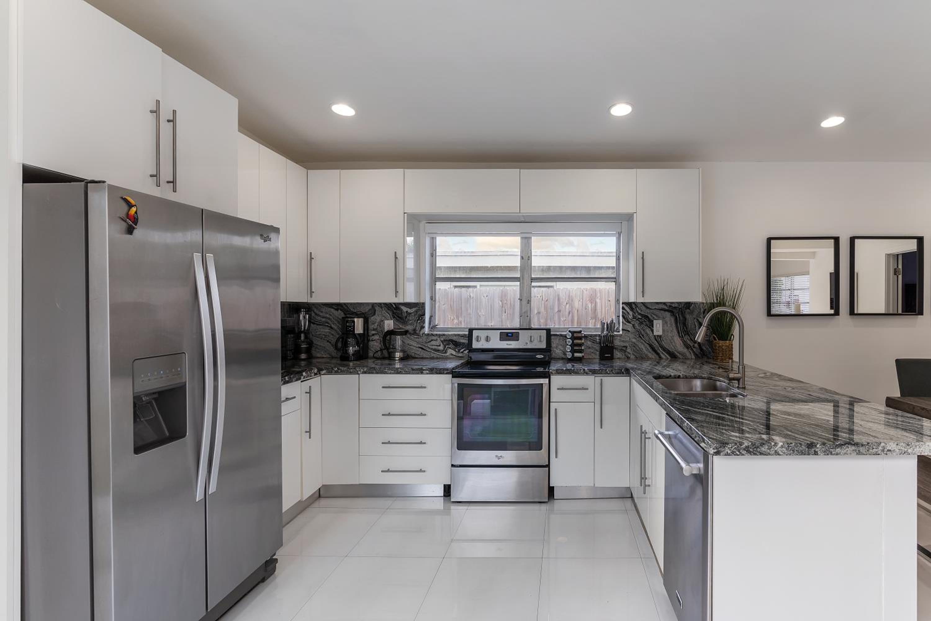 Miami Villa with Heated Pool Luxury Stay view 5