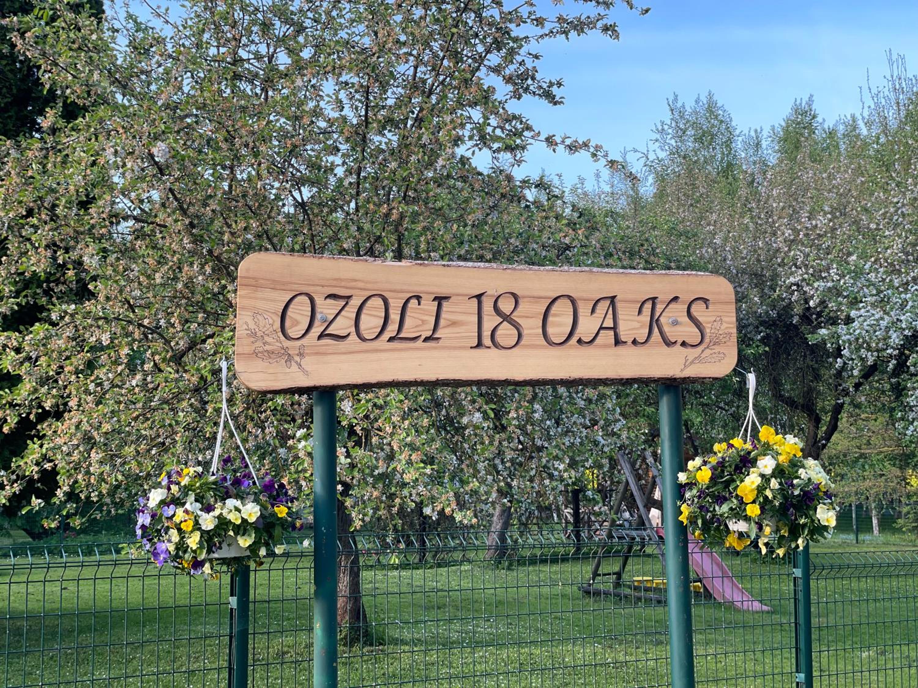 18 oaks Private Countryside-palace apartments