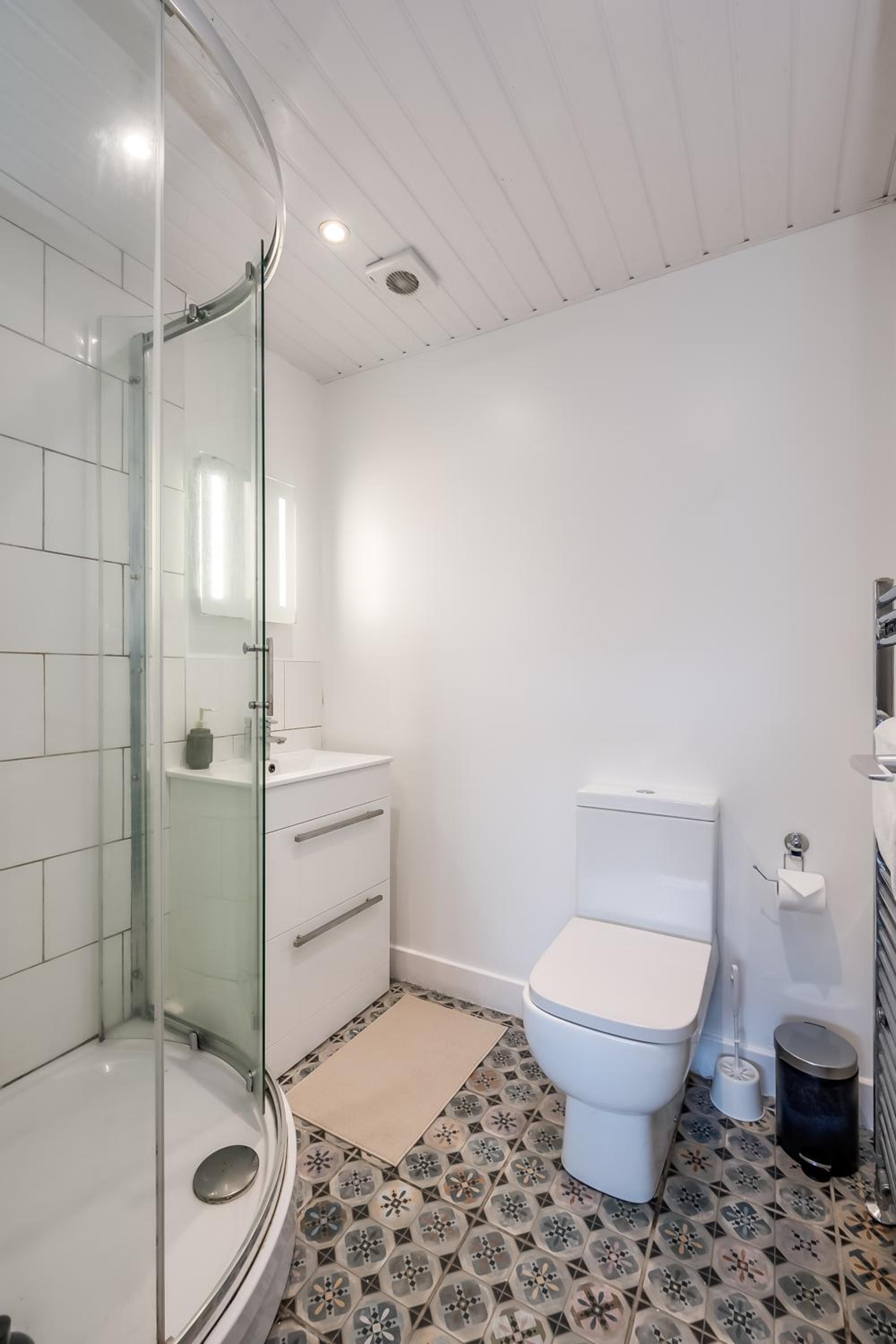Central Belfast Apartment - Free Parking - 2BR view 5