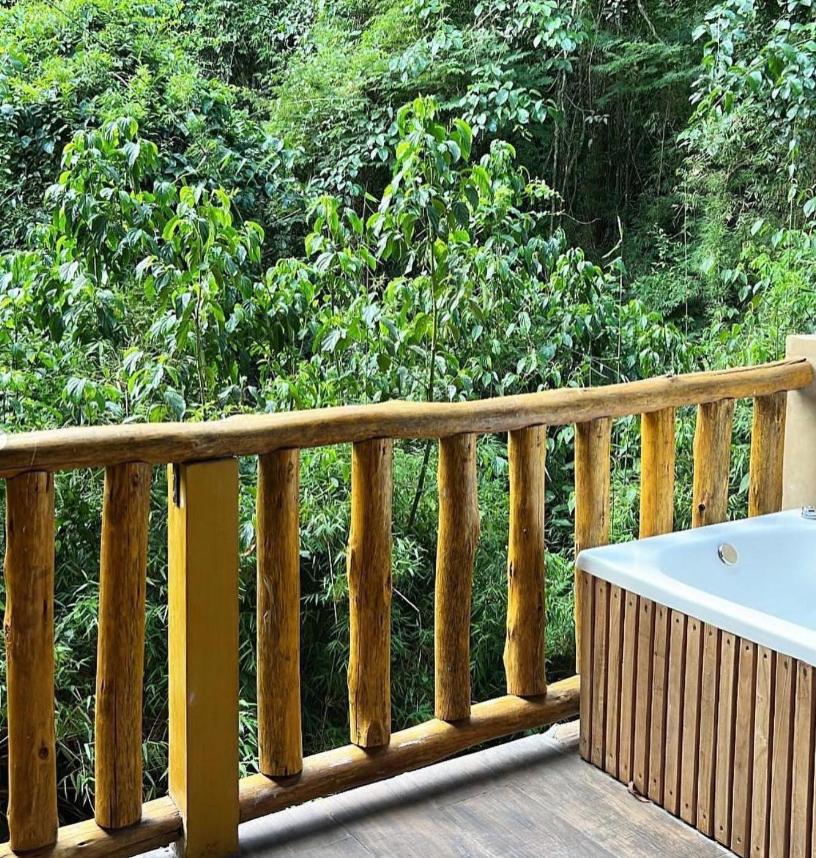 La Aldea De La Selva Lodge