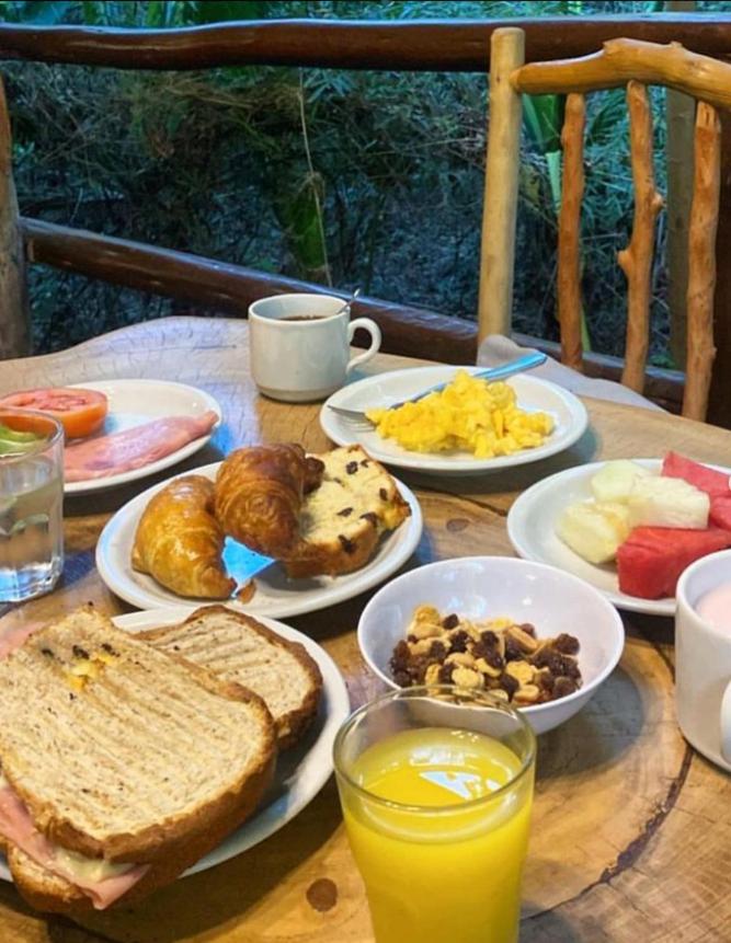 La Aldea De La Selva Lodge