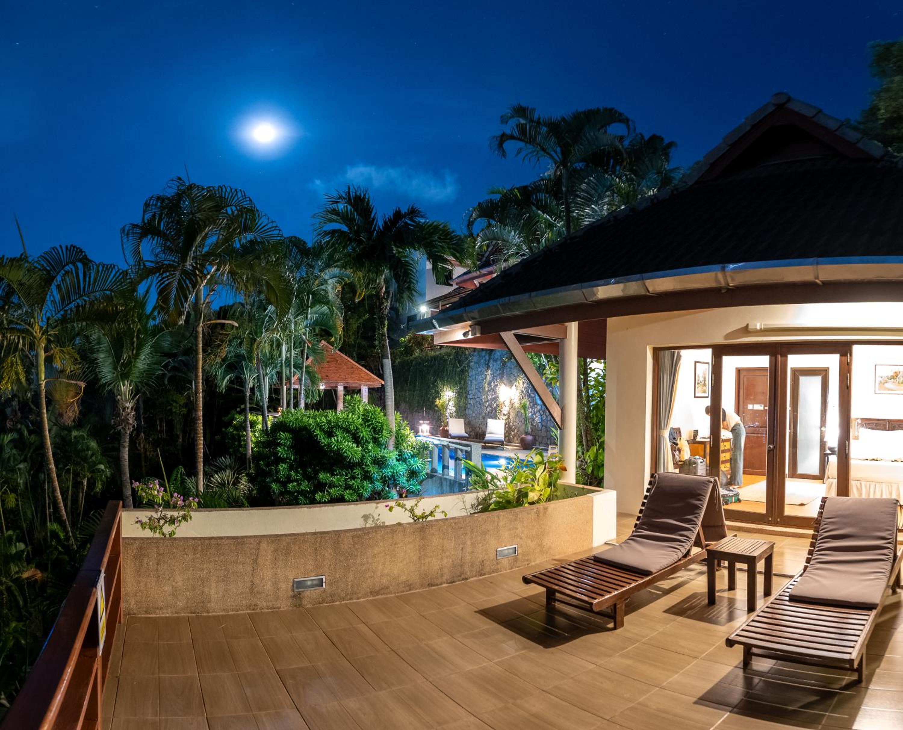 Baiyok Villa seaview and edge pool view 5