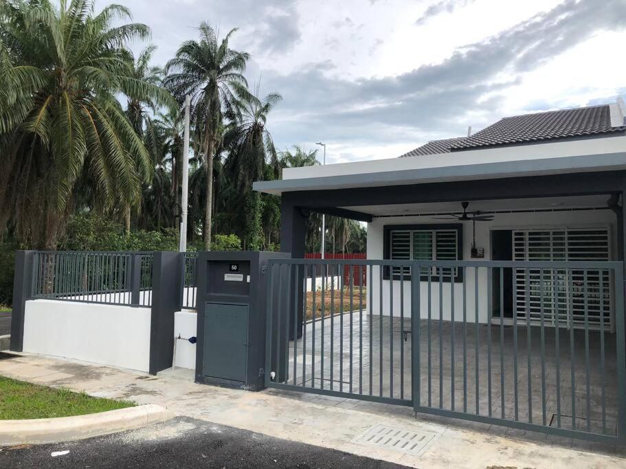 SK Villa's Homestay Kota Warisan, Dengkil, KLIA photo 1