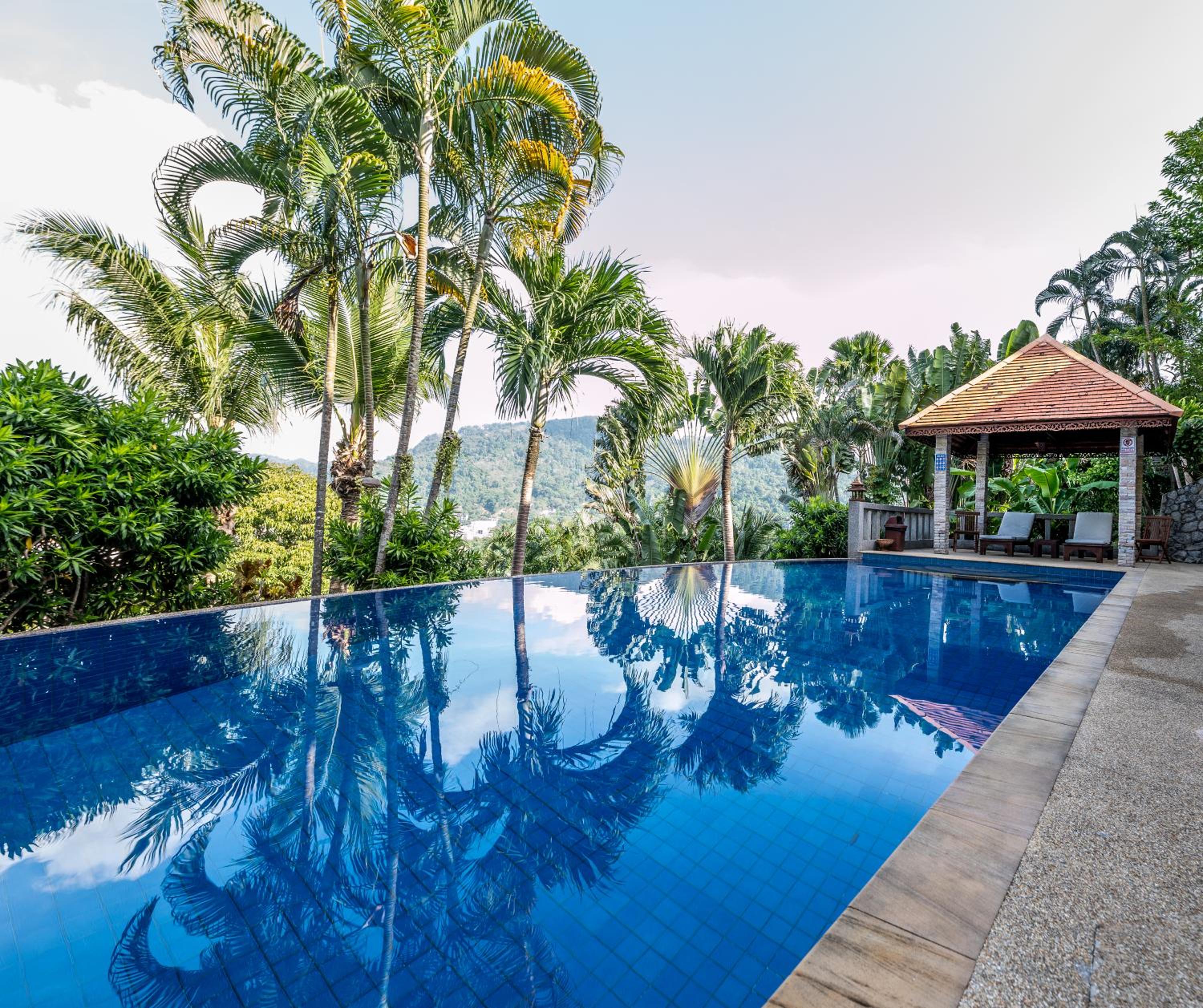 Baiyok Villa seaview and edge pool view 4