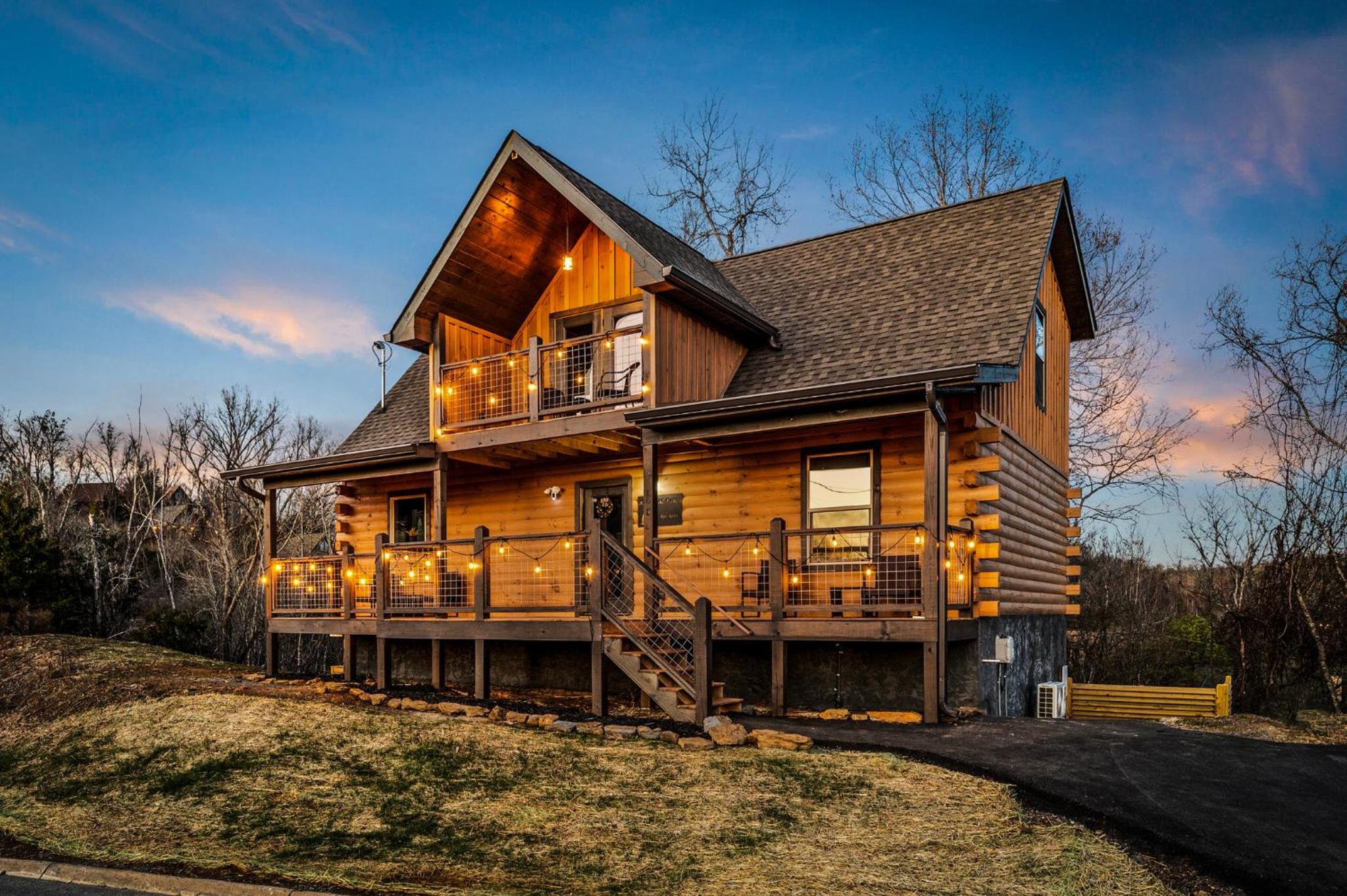 Moonshine Manor - Dogs, Indoor Pool, Hot Tub & Games Near Waterpark view 3