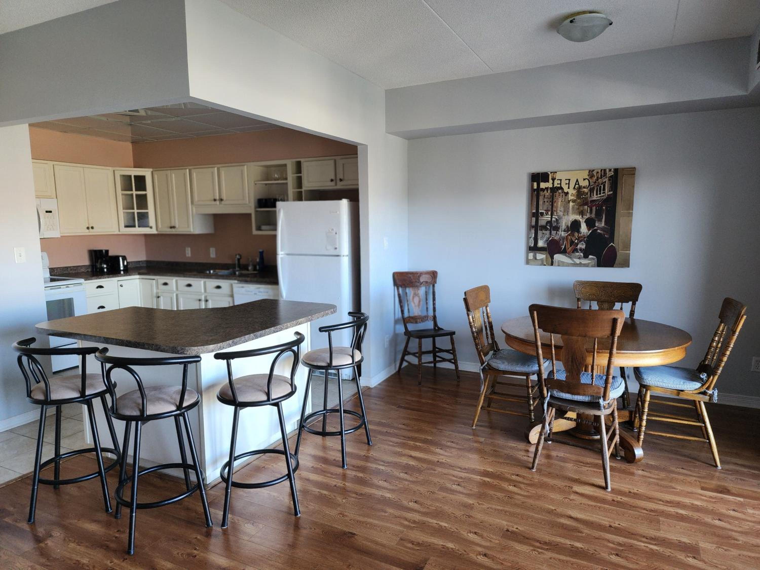 Furnished 2-bedroom 2-bathroom apartment in a prime location