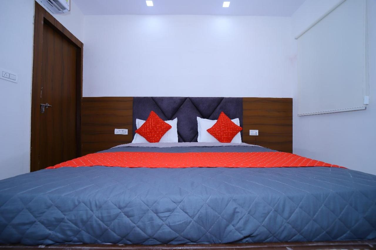 Hotel White Town Agra