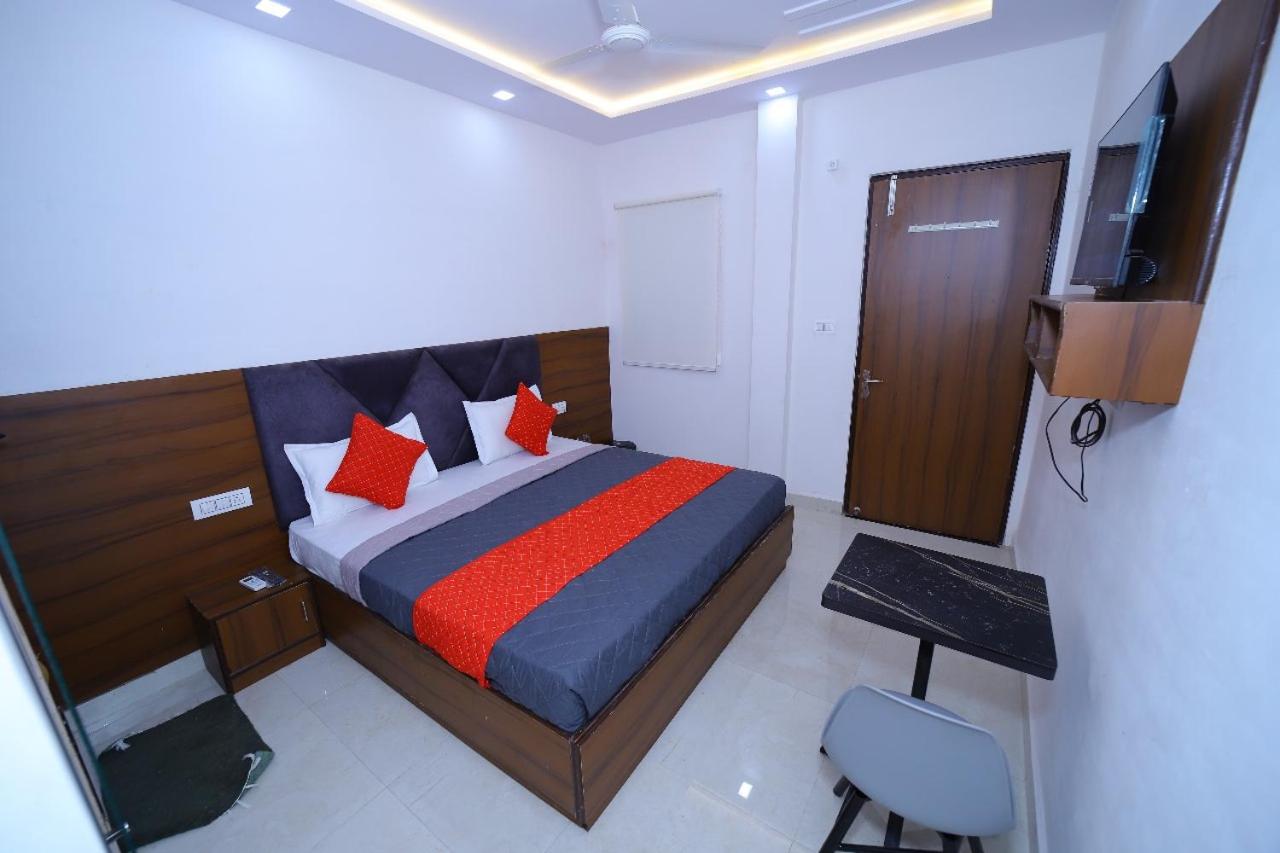 Hotel White Town Agra