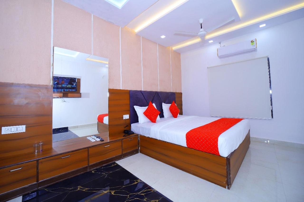 Hotel White Town Agra