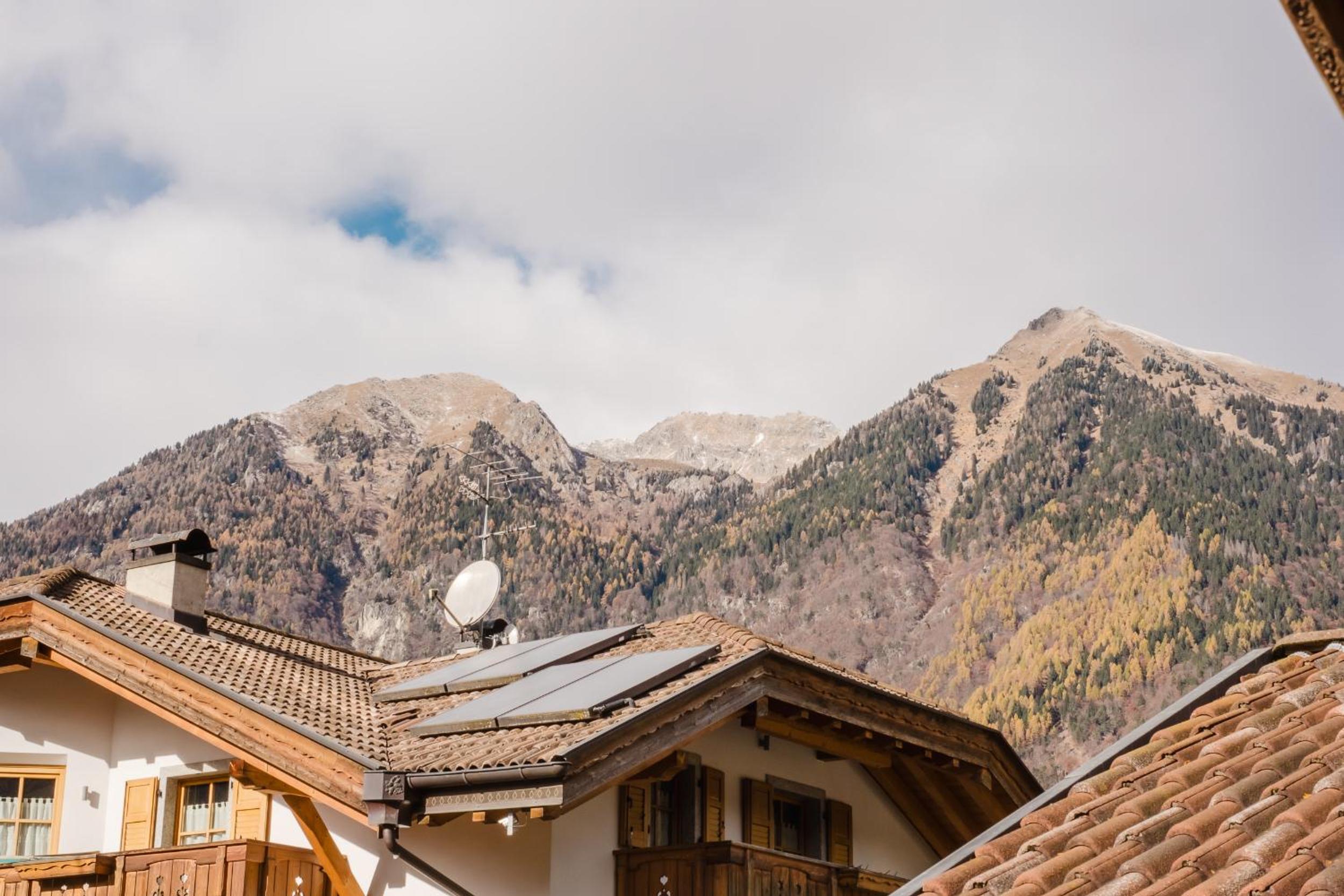 PINZOLO SKI LODGE vicino funivie view 4