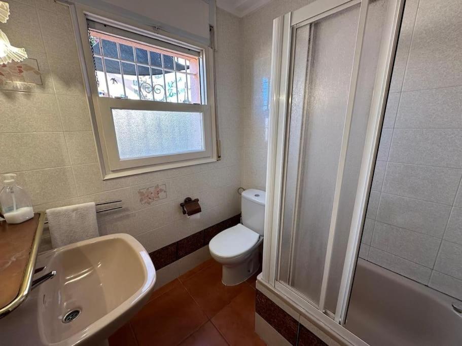 Bonito apartamento cerca de la playa con gran terraza AV-04