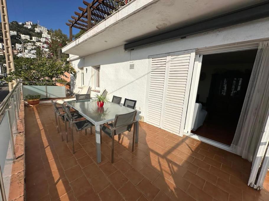 Bonito apartamento cerca de la playa con gran terraza AV-04