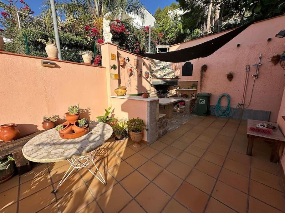 Bonito apartamento cerca de la playa con gran terraza AV-04