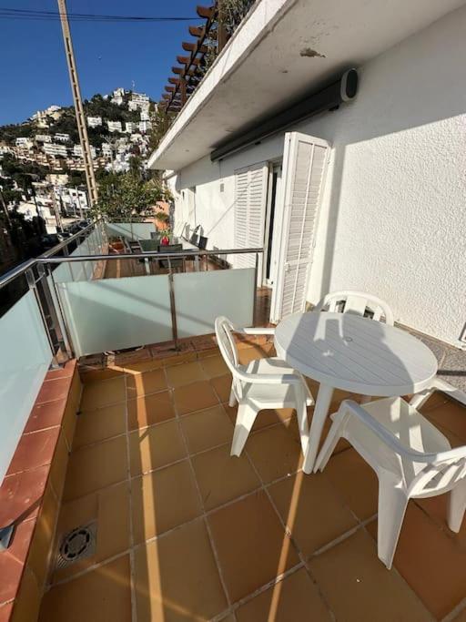 Bonito apartamento cerca de la playa con gran terraza AV-04