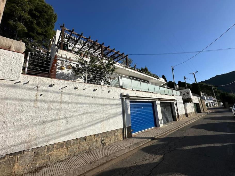 Bonito apartamento cerca de la playa con gran terraza AV-04