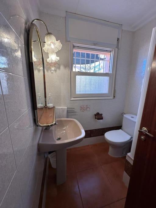 Bonito apartamento cerca de la playa con gran terraza AV-04