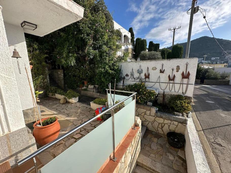Bonito apartamento cerca de la playa con gran terraza AV-04