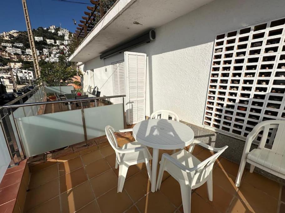 Bonito apartamento cerca de la playa con gran terraza AV-04