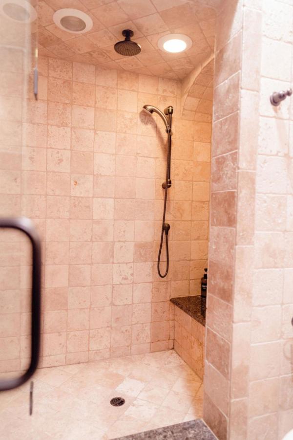 Luxury House, Walk to Downtown or Pioneer Park - Property Image 37