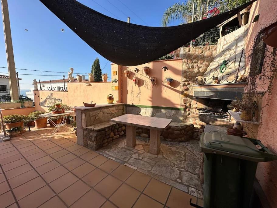 Bonito apartamento cerca de la playa con gran terraza AV-04