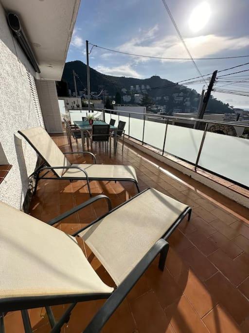 Bonito apartamento cerca de la playa con gran terraza AV-04