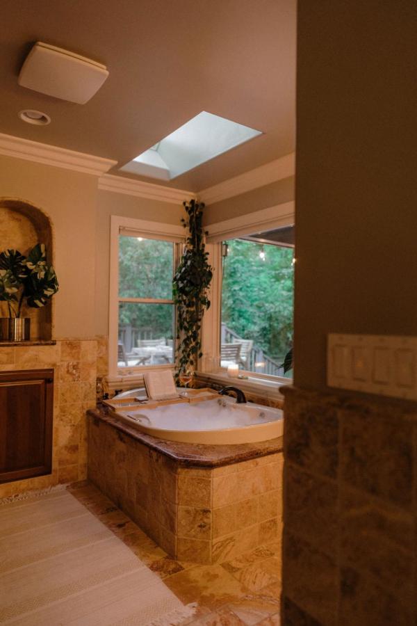 Luxury House, Walk to Downtown or Pioneer Park - Property Image 2