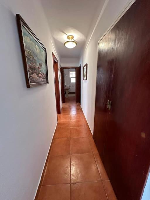Bonito apartamento cerca de la playa con gran terraza AV-04