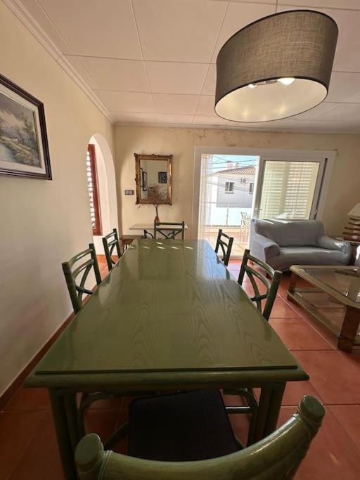 Bonito apartamento cerca de la playa con gran terraza AV-04