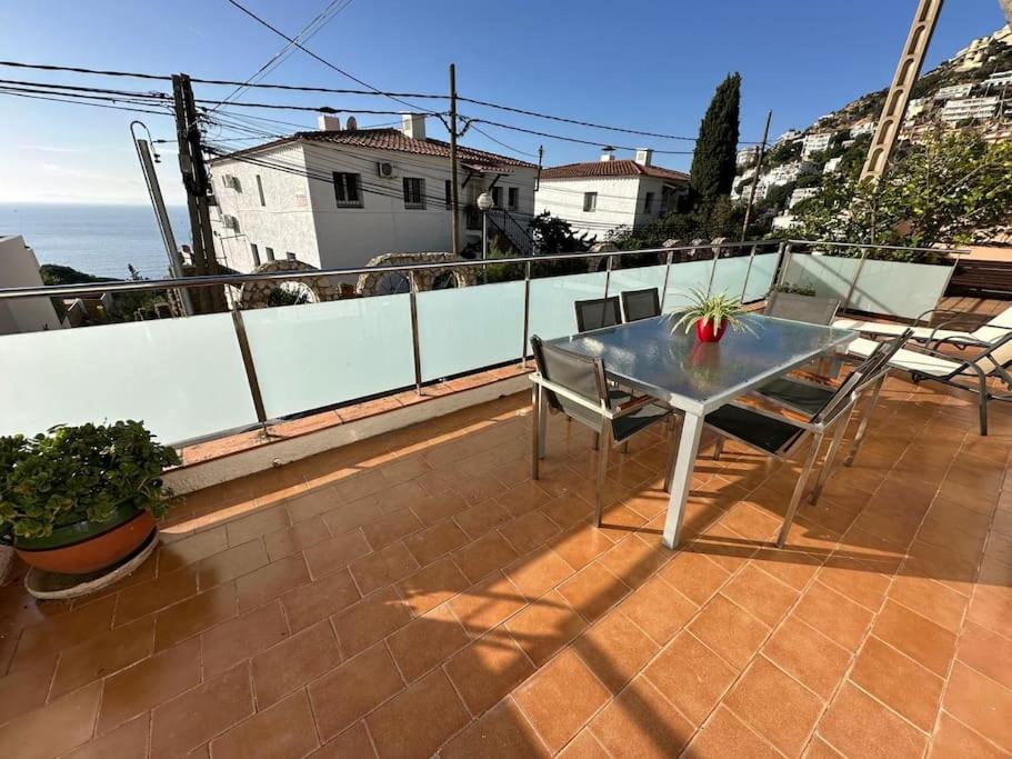 Bonito apartamento cerca de la playa con gran terraza AV-04