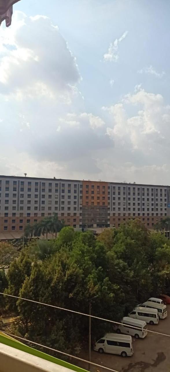Cairo Airport Sheraton Al-Matar lovely sunlit flat