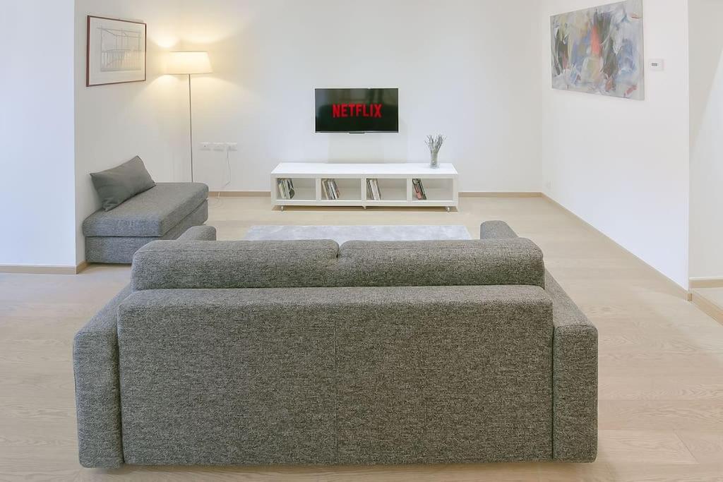 San Vitale 5 Stelle - Central Luxury Apartment view 3