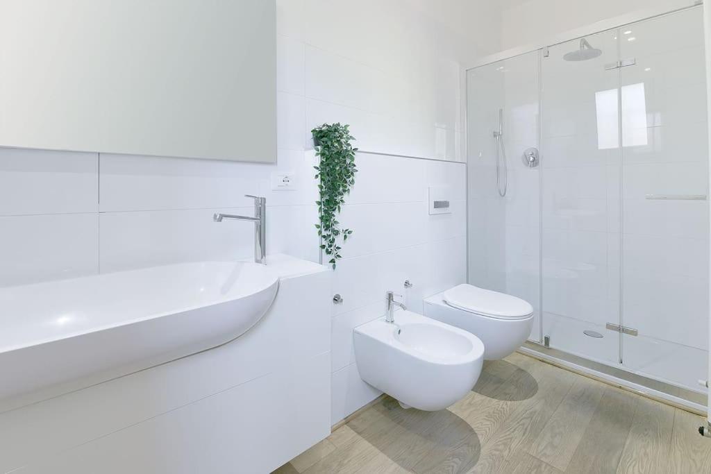 San Vitale 5 Stelle - Central Luxury Apartment view 4
