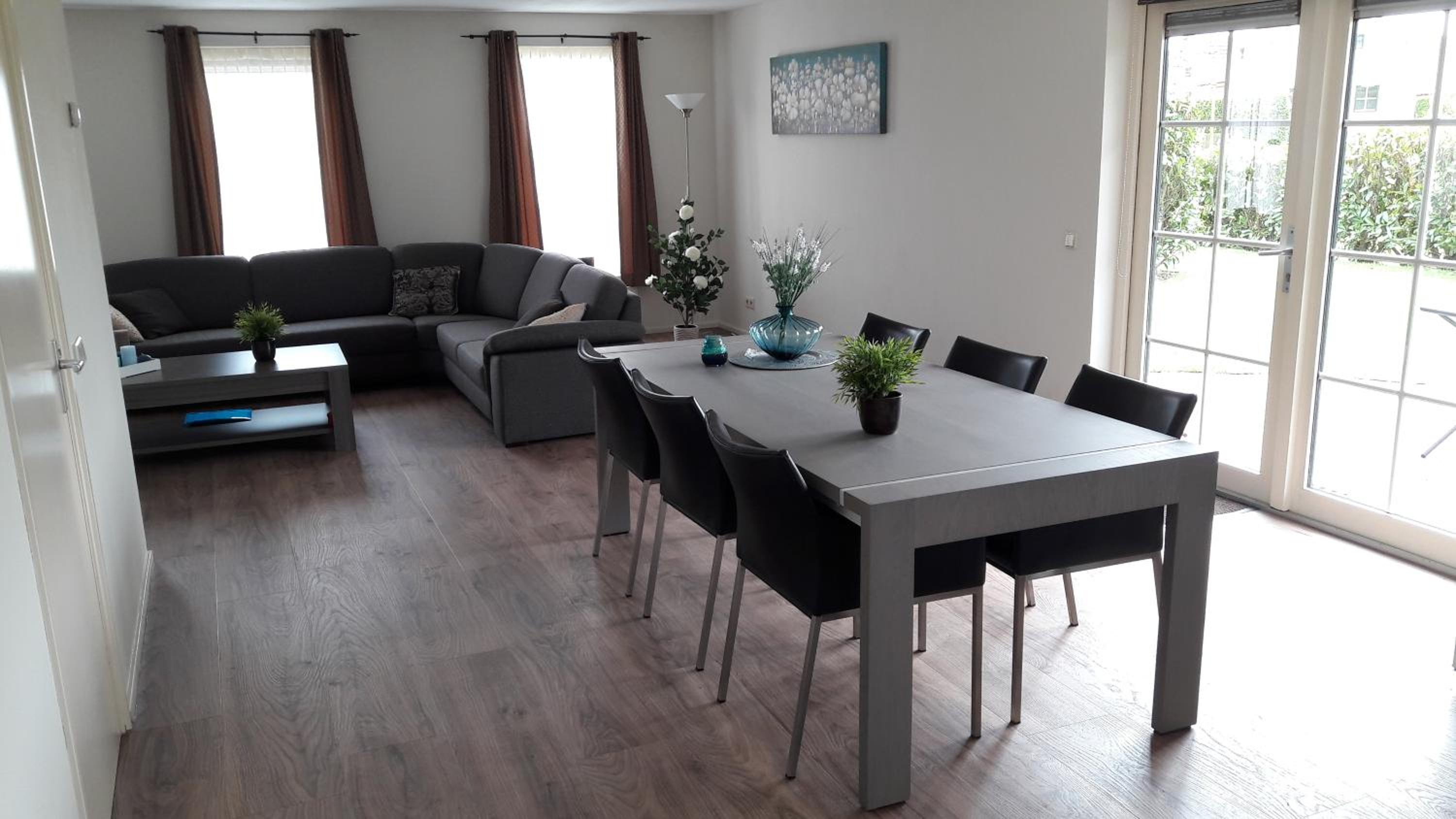 Vakantiewoning met omheinde tuin view 2