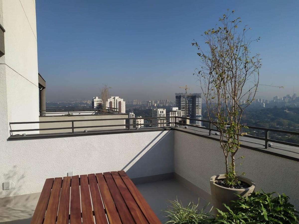 FL1705 | Apê na Faria Lima c/ Piscina Academia Metrô