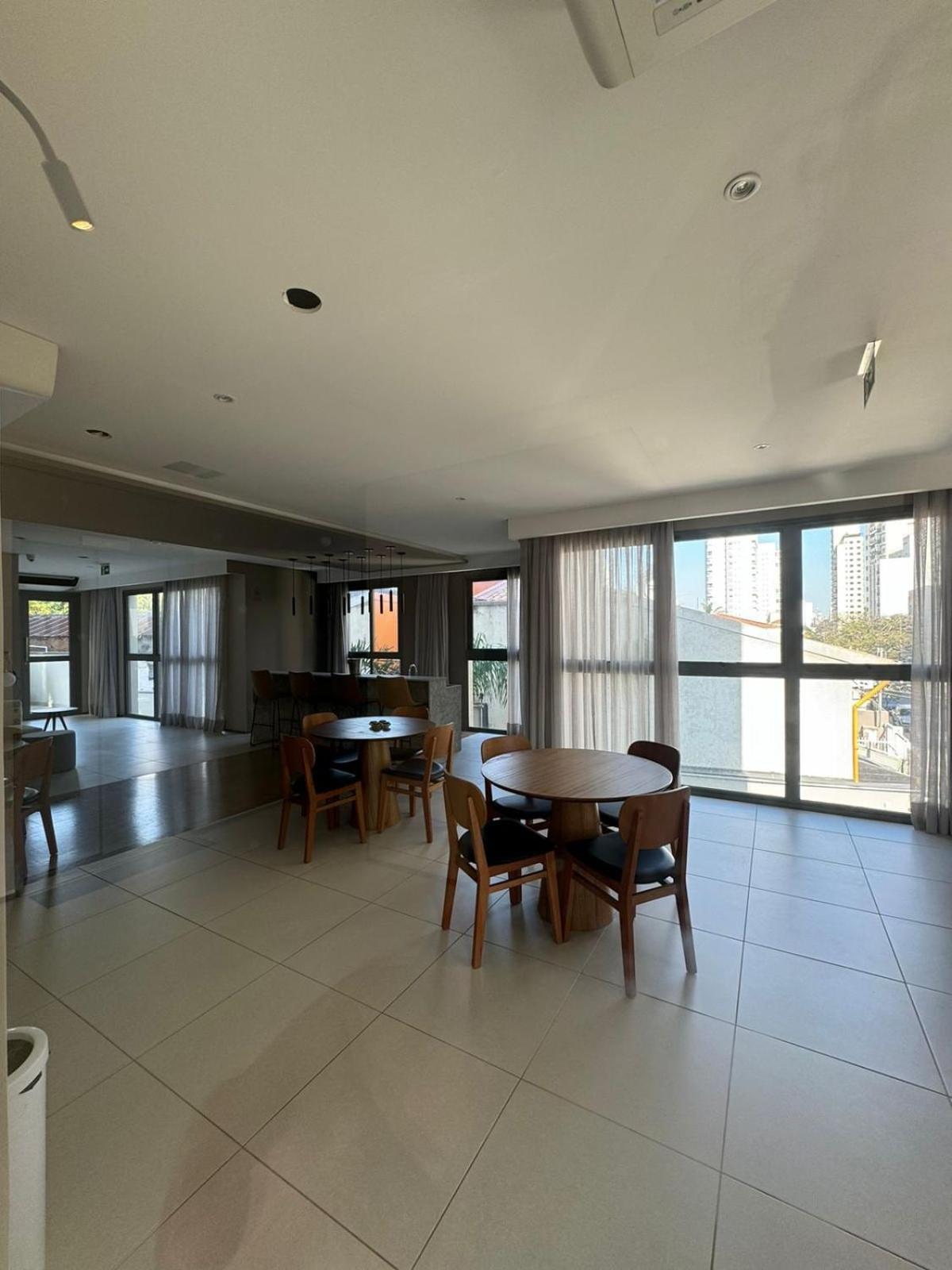 FL1207 · Espetacular na Faria Lima com Piscina e Gym