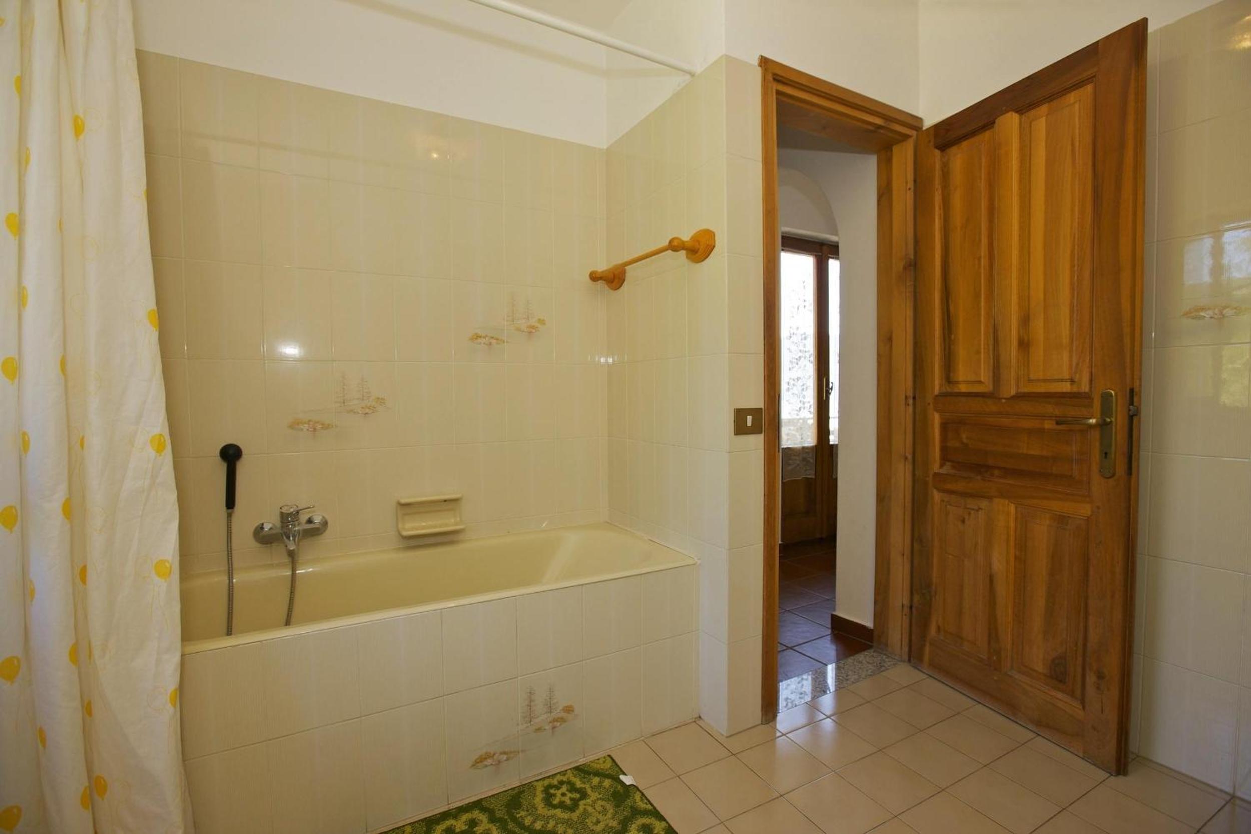 Rustico Ponte en Cannero Riviera — bathroom