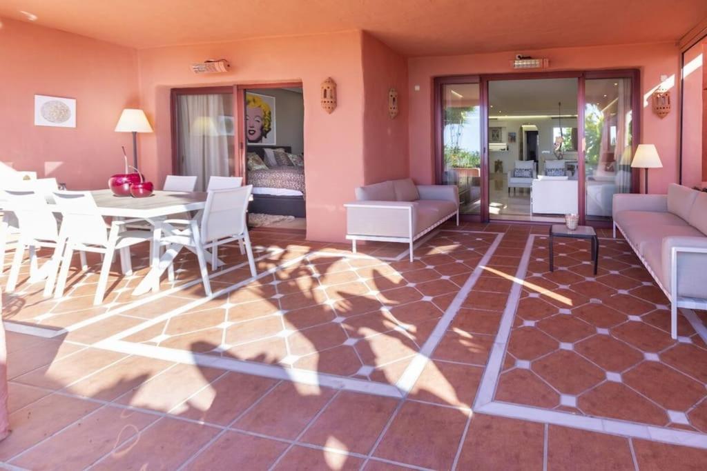 Frontline luxury ground floor apartment