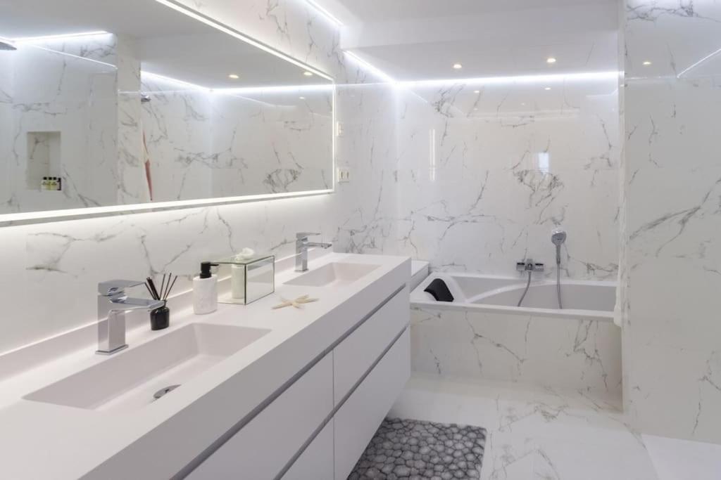 Frontline luxury ground floor apartment