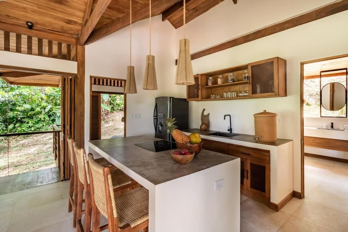 Tropical Paradise Retreat Near Caribbean Beaches
