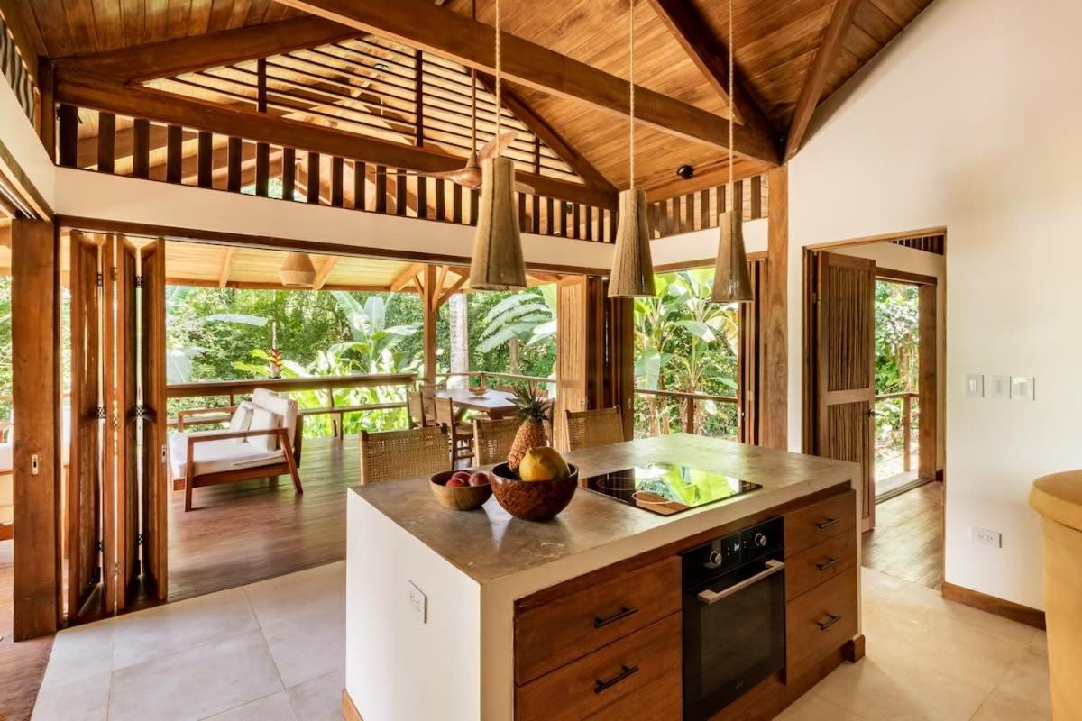 Tropical Paradise Retreat Near Caribbean Beaches