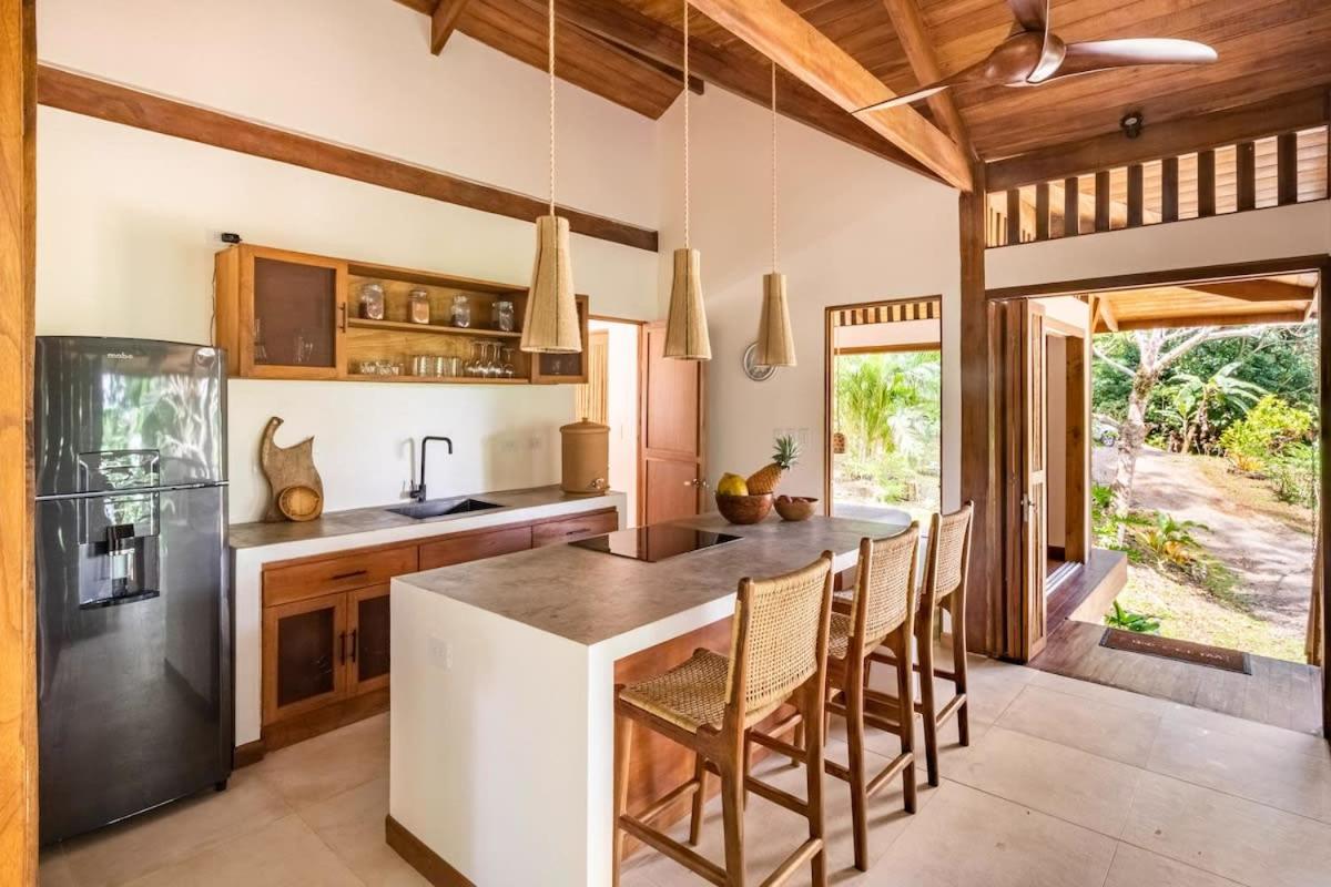 Tropical Paradise Retreat Near Caribbean Beaches