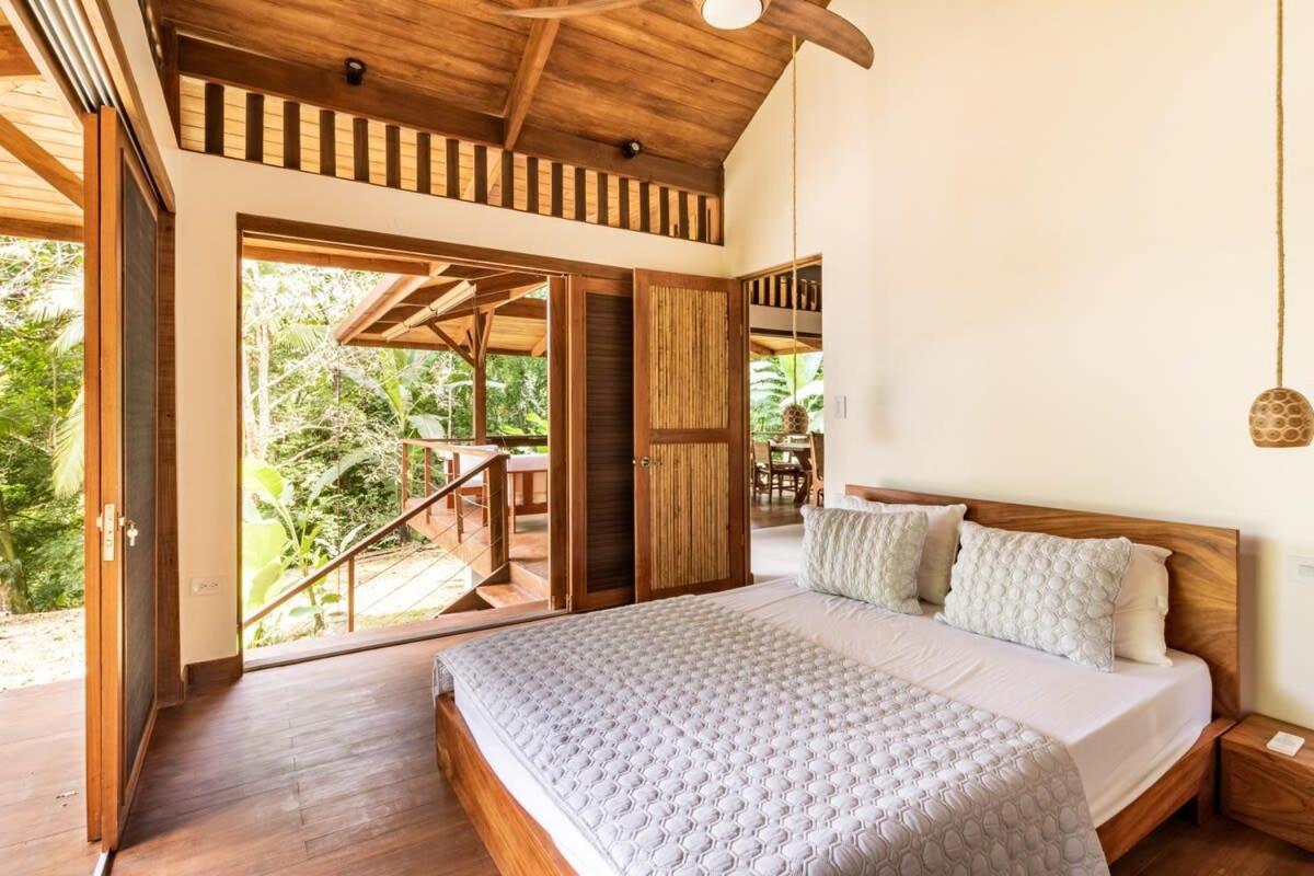 Tropical Paradise Retreat Near Caribbean Beaches