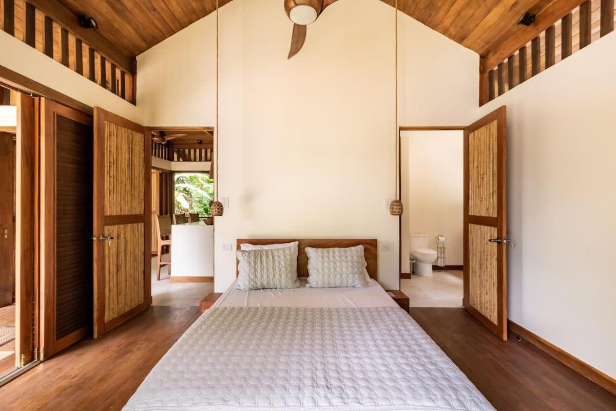Tropical Paradise Retreat Near Caribbean Beaches