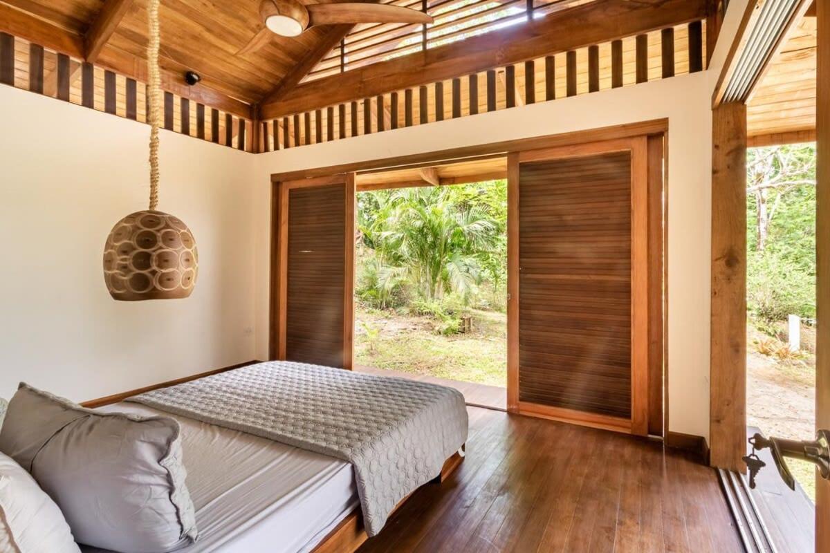 Tropical Paradise Retreat Near Caribbean Beaches