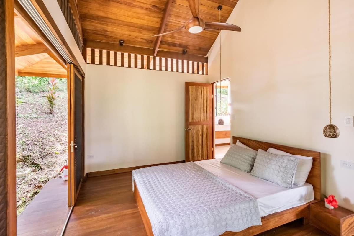 Tropical Paradise Retreat Near Caribbean Beaches