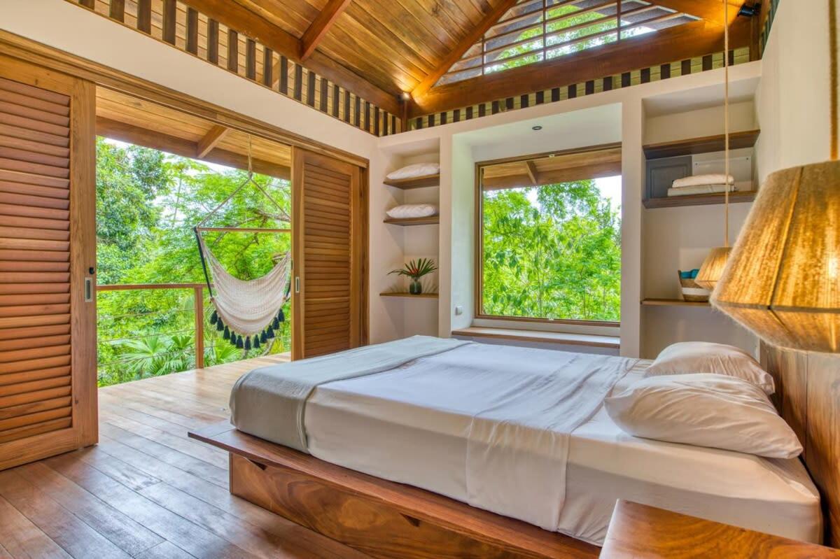 Tropical Paradise Retreat Near Caribbean Beaches