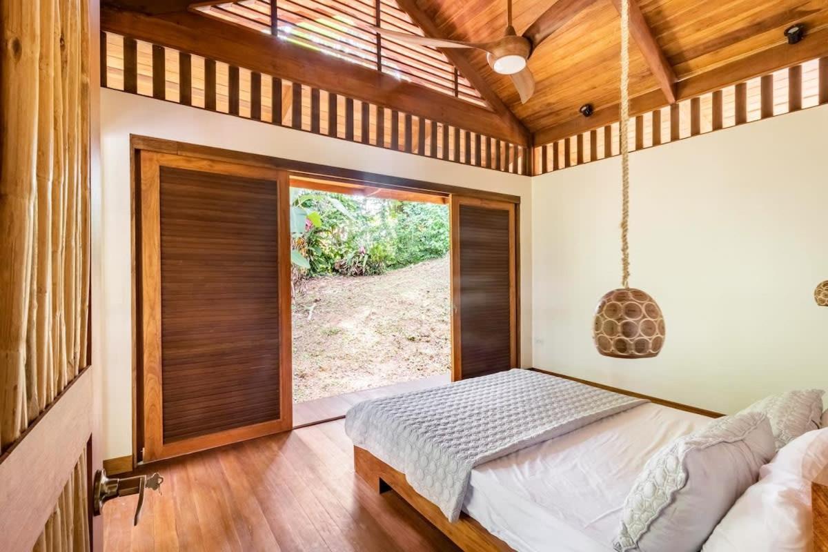 Tropical Paradise Retreat Near Caribbean Beaches