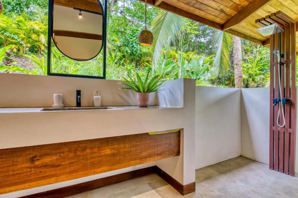 Tropical Paradise Retreat Near Caribbean Beaches