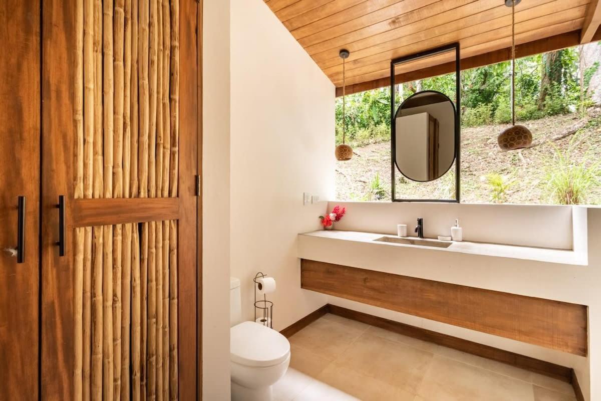 Tropical Paradise Retreat Near Caribbean Beaches